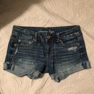 American Eagle Medium Wash Cuffed Jean Shorts sz 4